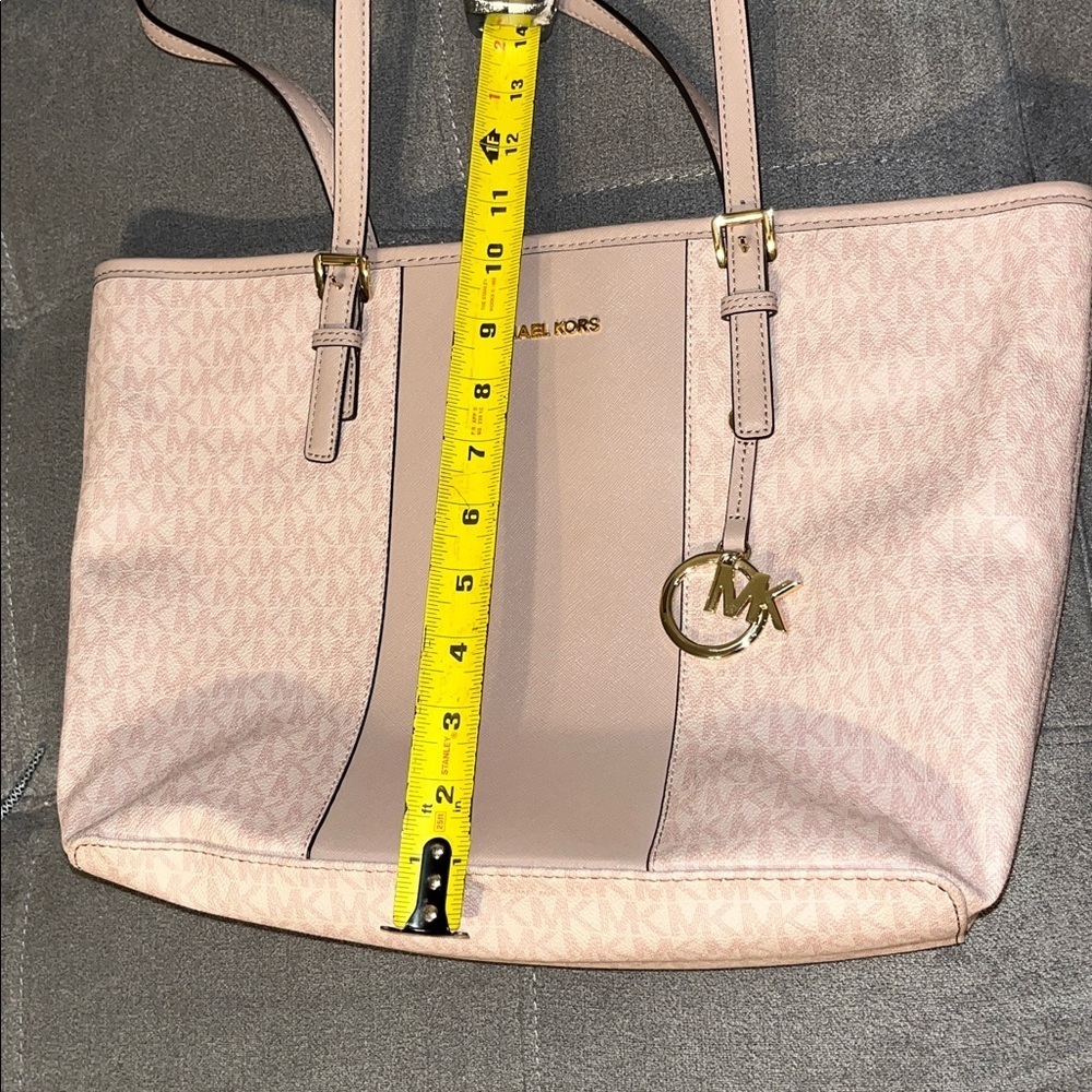 Michael Kors Beige and Gold Logo Tote used good condition - Picture 11 of 12